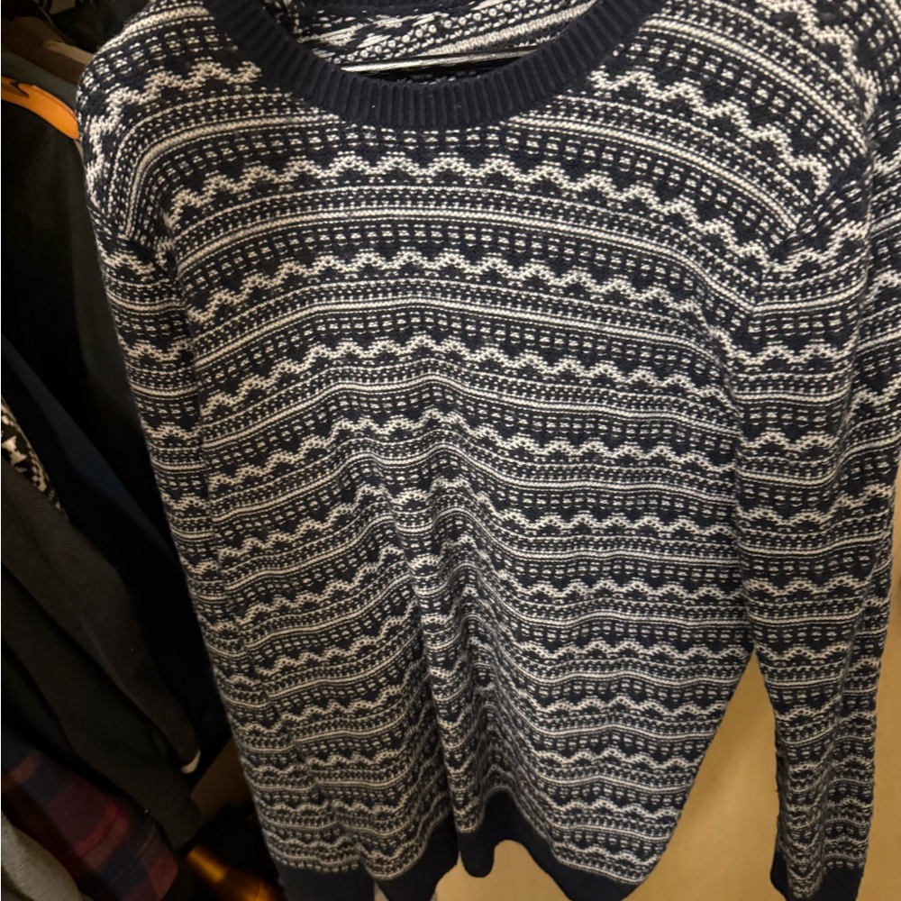 Banana Republic - Navy/White Patterned Christmas Sweater (tag and label removed)